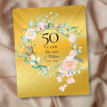 50. Goldene Hochzeitsplatte zum Jahrestag des Blum Fleecedecke<br><div class="desc">Mit einem zarten,  floralen Aquarellland auf Goldfolie-Hintergrund kann diese schicke botanische 50. Hochzeitstag-Sake-Fleecedecke mit Ihren Jubiläumsinformationen in eleganter Typografie personalisiert werden. Entwickelt von Thisisnotme©</div>