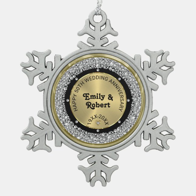 50. Hochzeit Jubiläum weiße Diamanten & Gold Schneeflocken Zinn-Ornament (Vorderseite)