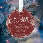 50. Hochzeitstag Schneeflocken Dunkelrot Ornament<br><div class="desc">Dieses elegante Hochzeitjubiläum-Design besticht durch eine zarte Schneeflocke auf dunkelrotem Hintergrund! Die Kollektion der Koordinationsprodukte ist in unserem Shop, zazzle.com/store/doodlelulu, erhältlich. Kontaktieren Sie uns, wenn Sie dieses Design für ein bestimmtes Produkt verwenden möchten, um Ihr eigenes, einzigartiges Passwort zu erstellen! Vielen Dank, dass Sie ein DoodleLulu von 2. Juni Bugs...</div>