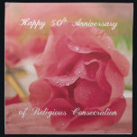 50. Jahrestag der religiösen Rose Serviette<br><div class="desc">Wünschen Sie sich einen Geburtstag,  während sie ihr 50. Jubiläum der religiösen Verhaftung feiert. Im Vordergrund steht eine rosa Rose mit einem goldenen Kreuz im Hintergrund. Wunderschönes Geschenk,  Souvenir oder Gießen für diesen besonderen religiösen Anlass!</div>