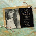 50-jähriges Gold Hearts Wedding Foto Einladung<br><div class="desc">Personalisieren Sie Ihre Lieblings-Hochzeitsfeier mit Ihrem 50. goldenen Hochzeitsjubiläum Details in schicken goldenen Typografie auf schwarzem Hintergrund. Auf der Rückseite befinden sich die Liebe Confetti. Entwickelt von Thisisnotme©</div>