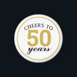 50. Jubiläum bejubelt 50 Jahre Gold Gefallen Magnet<br><div class="desc">Feiern Sie die Freude, 50 Jahre verheiratet zu sein, wenn Sie diese modernen und stilvollen Magnete zum 50. Jubiläum des Gastgeschenks verraten. Dieses minimalistische Design mit einem klassischen weißen Hintergrund und einem trendigen Text, der "CHEERS TO 50 YEARS" in Gold und Schwarz-Buchstaben sagt. Ideal, um Ihren 50. Empfang zum Hochzeitstag...</div>