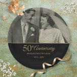 50. Jubiläum Hochzeit Gold Black Foto Pappteller<br><div class="desc">Personalisieren Sie Ihre Lieblings-Hochzeitsfeier mit Ihrem Lieblings-Foto und besondere 50 Jahre goldene Hochzeitsszenarien Details in schicker Goldtypografie auf schwarzem Hintergrund. Entwickelt von Thisisnotme©</div>