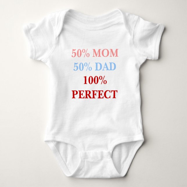 50% Mama 50% Vater 100% Perfect Baby Bodyshirt Baby Strampler (Vorderseite)