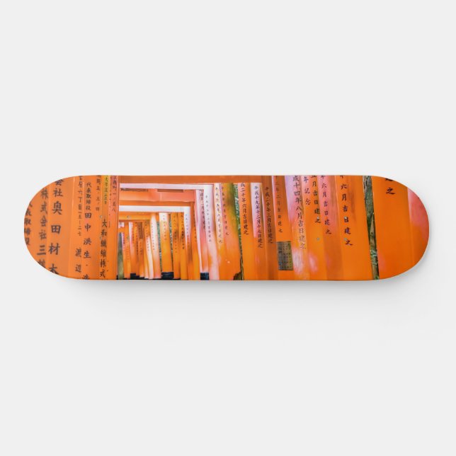 50 Orangenfarben - Senbon Torii, Kyoto Skateboard (Horizontal)