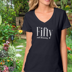 50 und erfolgreich Typografie Einfach Moderne Schr T-Shirt