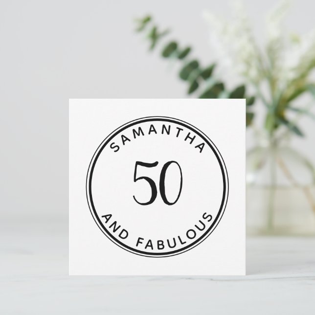 50 und fabelhafte 50. Geburtstag Moderne Minimal Einladung (Stehend Vorderseite)