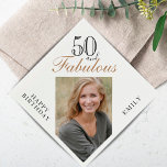 50 und fabelhafte Elegant Script Foto 50. Geburtst Serviette<br><div class="desc">50 und Fabulous Elegant Script Foto 50. Geburtstag Napkins. Das Sprichwort 50 und fabelhaft ist in modernem Drehbuch auf einem weißen Hintergrund. Machen Sie sich für sie Ihre eigene 50. Geburtstagsfeier-Serviette. Passen Sie den Namen und die Altersnummer an und legen Sie Ihr Foto in die Vorlage ein.</div>