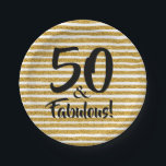 50 und fabelhafte Gold Glitzer Stripe Cake Teller<br><div class="desc">Feiern Sie 50 & Fabulous mit diesem eleganten Design. Ein kühner Schriftart auf simulierten goldenen Glitzer Streifen auf Papier Teller! ÄNDERN Sie den Wortlaut für Ihren Anlass. Ideal für eine Geburtstagsfeier,  Jubiläum,  Business Jubiläum und vieles mehr. PASSENDE Artikel in unserer Sammlung.</div>
