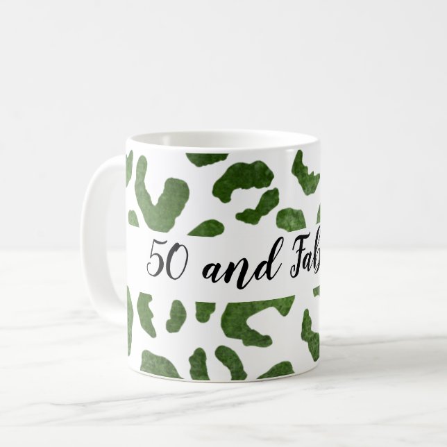 50 und fabelhafte grüne und weiße Cheetah Print Kaffeetasse (Vorderseite Links)