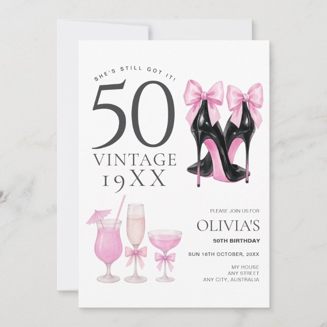 50 und fabelhafte rosa Heels & Cocktails Einladung (Vorderseite)