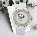 50 und Fabulous Elegant Script Frau 50. Geburtstag Armbanduhr<br><div class="desc">50 und fabelhafte Elegant Script Frau 50. Geburtstagsschau. Das perfekte Geschenk für eine Frau,  die den 50. Geburtstag feiert.</div>