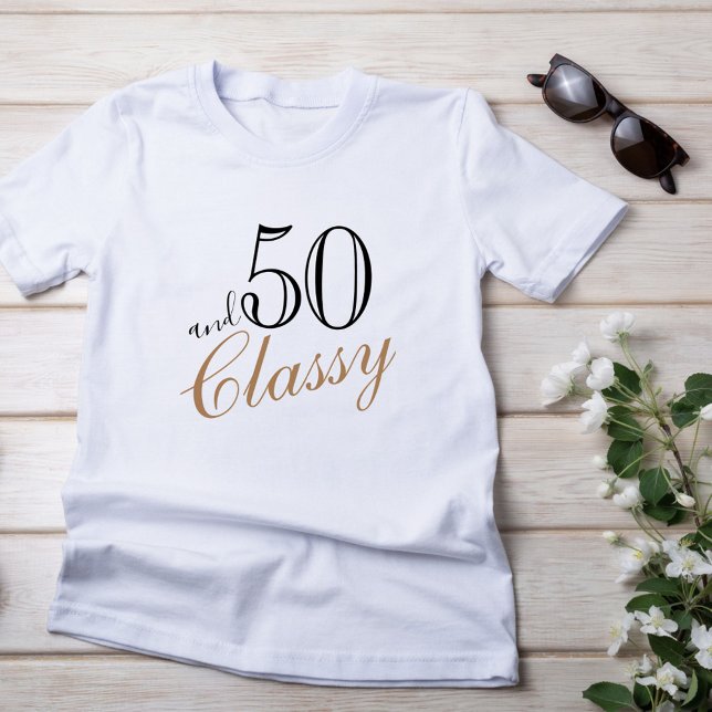 50 und Klasse Elegant Black Golden Script Geburtst T-Shirt (Von Creator hochgeladen)