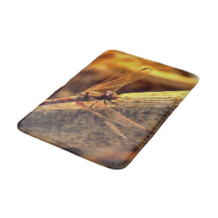 534424932Elegant Red Darter Dragonfly Insekt Art Badematte