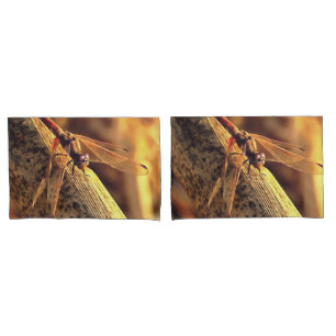 534424932Elegant Red Darter Dragonfly Insekt Art Kissenbezug