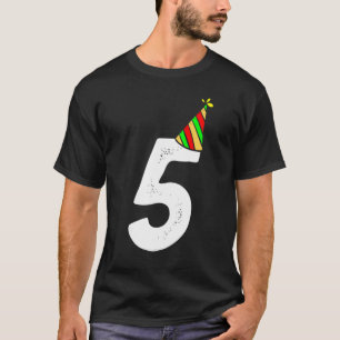 5. Geburtstag von Jung, Mädchen, 5 Jahre alt mit K T-Shirt