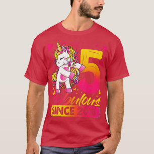 5 Jahre alt Blüten Einhorn Geschenke 5. Geburtstag T-Shirt