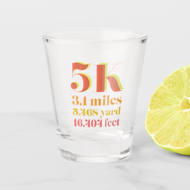 5 k Race Running Distance Fett Type Schnapsglas (Vorderseite)