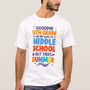 5. Klasse auf dem Weg zur Mittelschule, aber erste T-Shirt