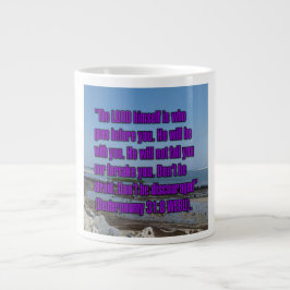5. Mose 31:8 WEBU Tasse