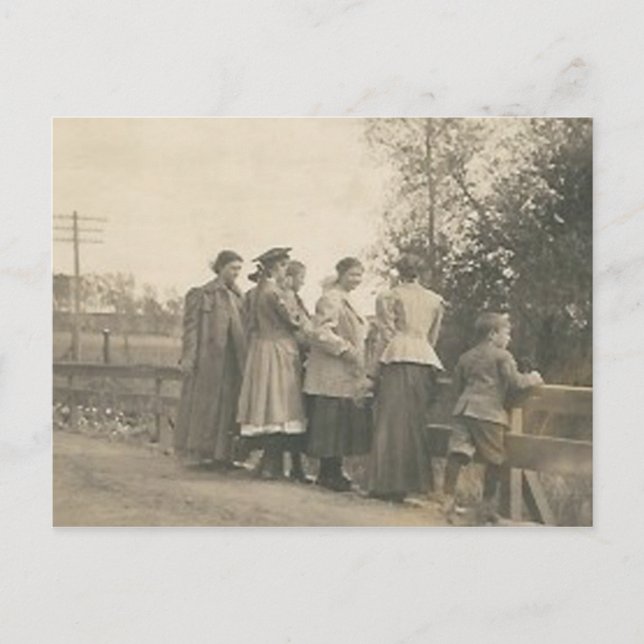 5 Personen über der Brücke Postkarte (Vorderseite)