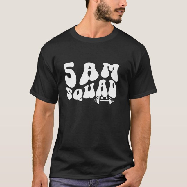 5 Uhr Fitnessstudio-Mannschaft T-Shirt (Vorderseite)