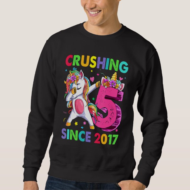 5 Zerkleinerung seit 2017 Dabbing Unicorn 5. Gebur Sweatshirt (Vorderseite)