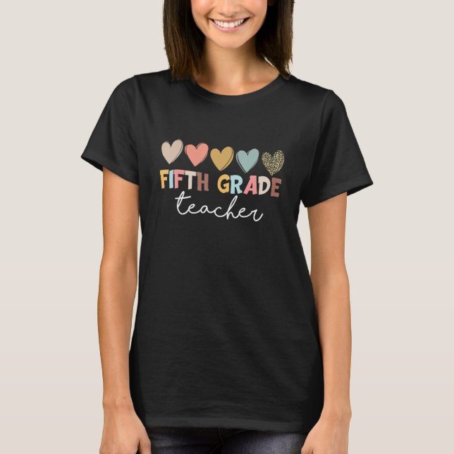 5th Fifth Grade Teacher Leopard Heart Graphic Back T-Shirt (Vorderseite)