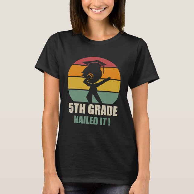 5Th Grade Nailed It  Graduation Dab 2021 T-Shirt (Vorderseite)
