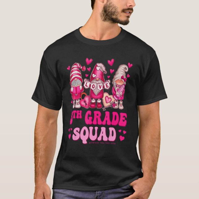 5th Grade Teacher Squad Valentines Day Gnomes Hold T-Shirt (Vorderseite)