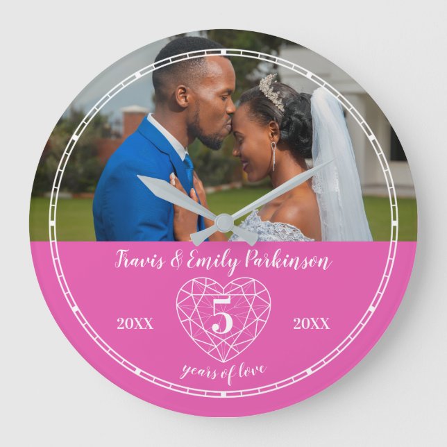 5th Wedding Anniversary heart Pink Tourmaline Große Wanduhr (Vorderseite)