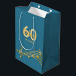 60. Aquamarines blaues Grün des Mittlere Geschenktüte<br><div class="desc">Hintergrund des aquamarinen,  blauen Grüns mit ImitatgoldMusiknoten für einen 60. Geburtstag. Vorlagen für das Alter 60,  Namen und Datum.  Der Name wird in ein Hand-mit Buchstaben gekennzeichnetes Artskript geschrieben.  Goldene Buchstaben und Zahl.</div>