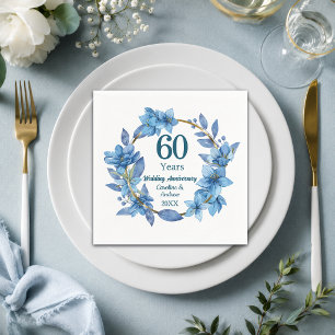 60. Diamantene Hochzeit mit blauer floraler Gestal Serviette