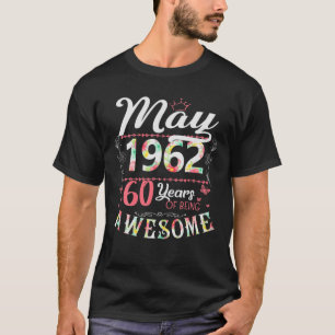60. Geburtstag Blume Geschenk für Frauen Geboren i T-Shirt