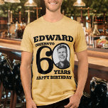 60. Geburtstag Foto und Name Mono Ton schwarz Tri-Blend Shirt<br><div class="desc">Herzlichen Glückwunsch zum 50. Geburtstag, schwarzer Text, Name und Foto T - Shirt. Spaß 60. personalisiert Foto T - Shirt in fett schwarz Design. Personalisieren Sie dieses Shirt mit einem Foto der Geburtstagsperson in der Mitte der Zahl 0. Eine tolle Idee, um einem Meilenstein der sechzigsten Geburtstagsfeier etwas Spaß zu...</div>