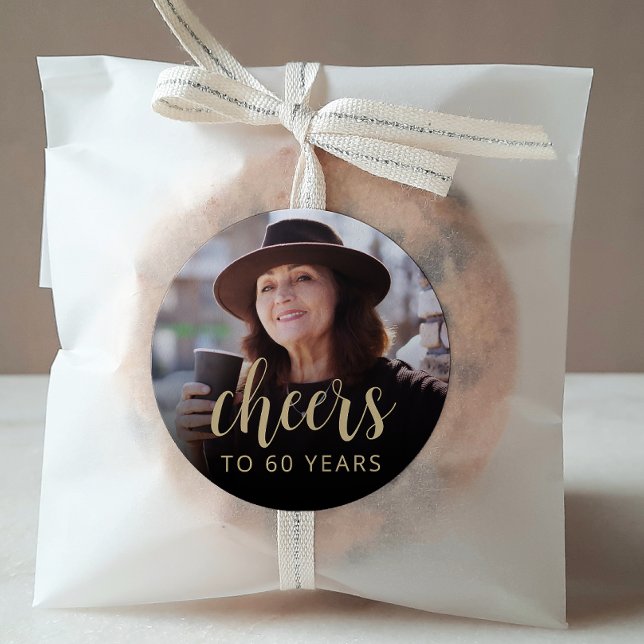 60. Geburtstagsparty Foto Cheers Runder Aufkleber (Von Creator hochgeladen)