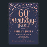 60. Geburtstagsparty - Navy & Rose Gold Einladung<br><div class="desc">60. Geburtstagsfeier Einladung. Elegantes Design in Marineblau und Imitat Glitzer Rose Gold. Features stilvolle Skript-Schriftart und Konfetti. Nachricht,  wenn du ein Alter brauchst.</div>