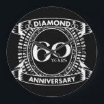 60. Hochzeitstag Diamant Wappen Große Wanduhr<br><div class="desc">Ein romantisches Design zum Feiern Ihres 60. Heiratsjahres. Wenn Sie Hilfe bei der Anpassung dieses Designs möchten,  kontaktieren Sie mich bitte,  deren ist ein frag dieser Designer-Schaltfläche,  direkt unter diesem Text. Dieses sechzigste,  60 Jahre Hochzeitstag Wappen hat den Text Diamant als das traditionelle Geschenk für diesen Meilenstein.</div>