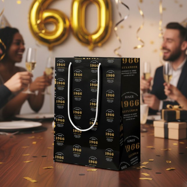 60th Birthday 1966 Black Gold Chic Elegant Mittlere Geschenktüte (Born 1966 birthday gift bag. Background out of focus.)