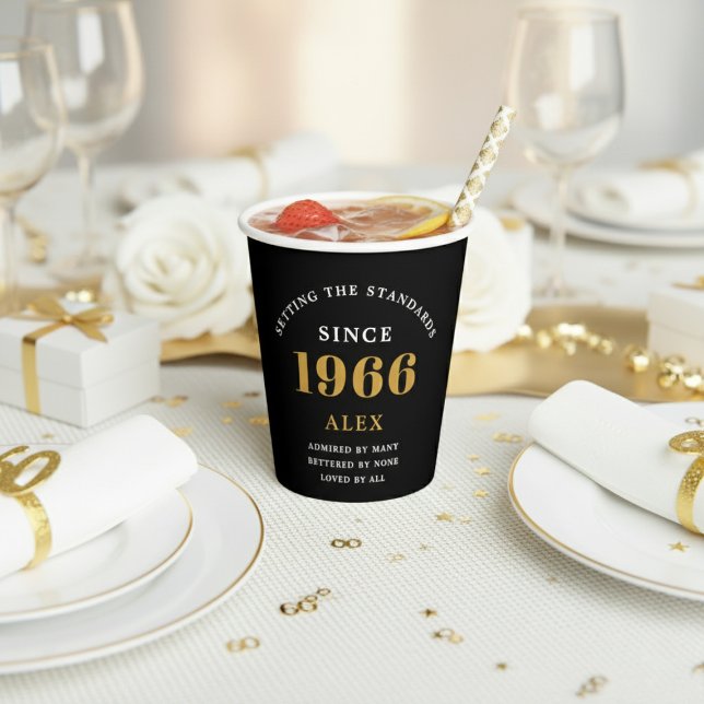 60th Birthday Name 1966 Black Gold Elegant Chic Pappbecher (1966 paper cup. White and gold background.)
