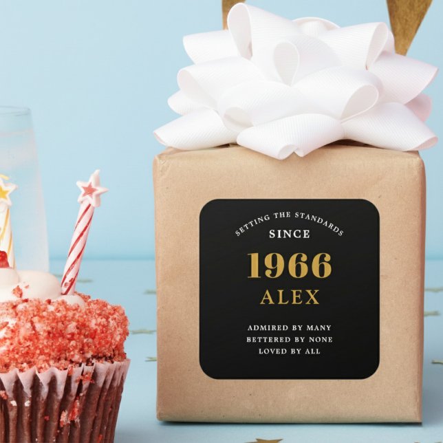 60th Birthday Name 1966 Black Gold Elegant Chic Quadratischer Aufkleber (Born 1966 sticker on a wrapped gift.)