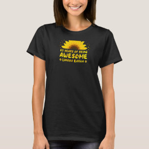 63 Jahre alte Blumenblume Geboren 1960 63. T-Shirt