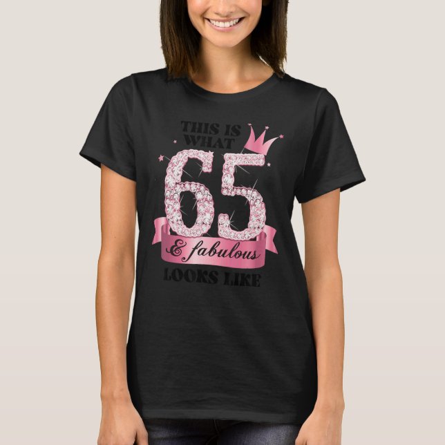 65 & Fabulous I Pink White Party Gruppe Candid Fot T-Shirt (Vorderseite)