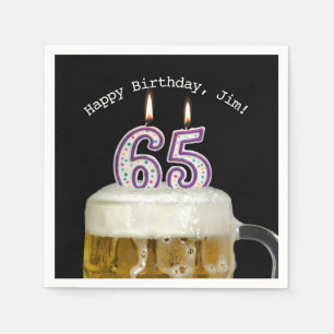 65. Geburtstag-Kerzen in Bier Serviette