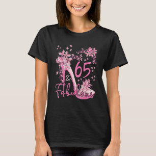 65 und üppige Blumenschmetterlinge auf den hohen A T-Shirt