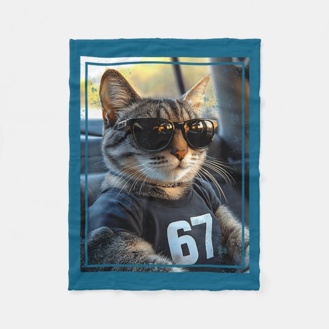 67 And Still Cool Funny Birthday Meme Cat  Fleecedecke (Vorderseite)