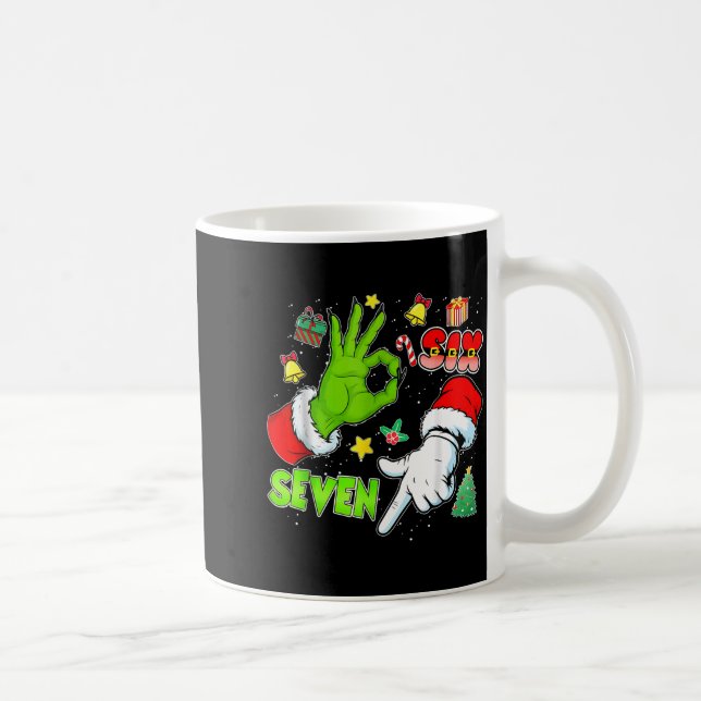 67 Christmas 6 7 Meme Elf Santa Pajamas Gen Alpha  Kaffeetasse (Rechts)