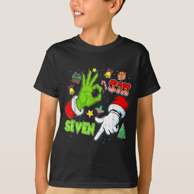 67 Christmas 6 7 Meme Elf Santa Pajamas Gen Alpha  T-Shirt (Vorderseite)