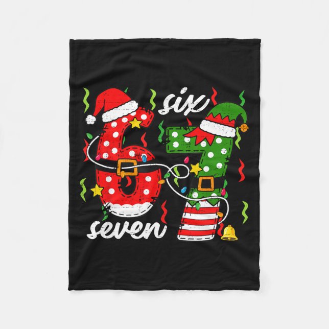 67 Christmas 6 7 Santa Elf 6-7 Pajamas Six Seven K Fleecedecke (Vorderseite)