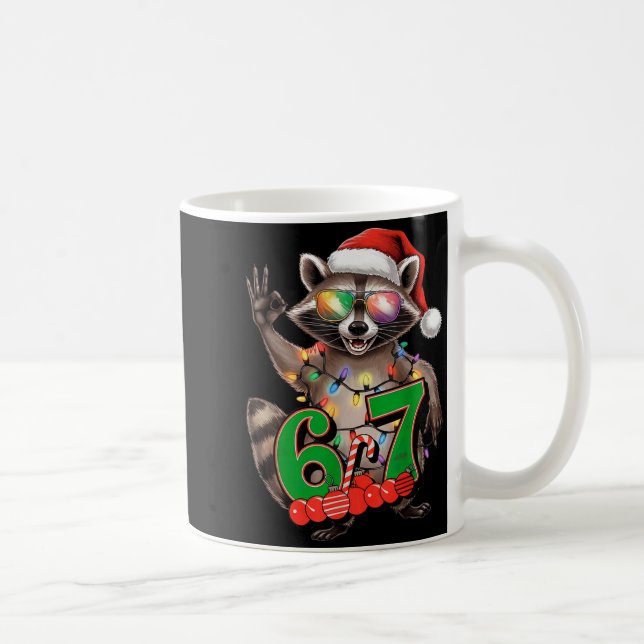 67 Christmas Funny Raccoon Festive 6-7 Meme Boys G Kaffeetasse (Rechts)